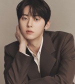 민현